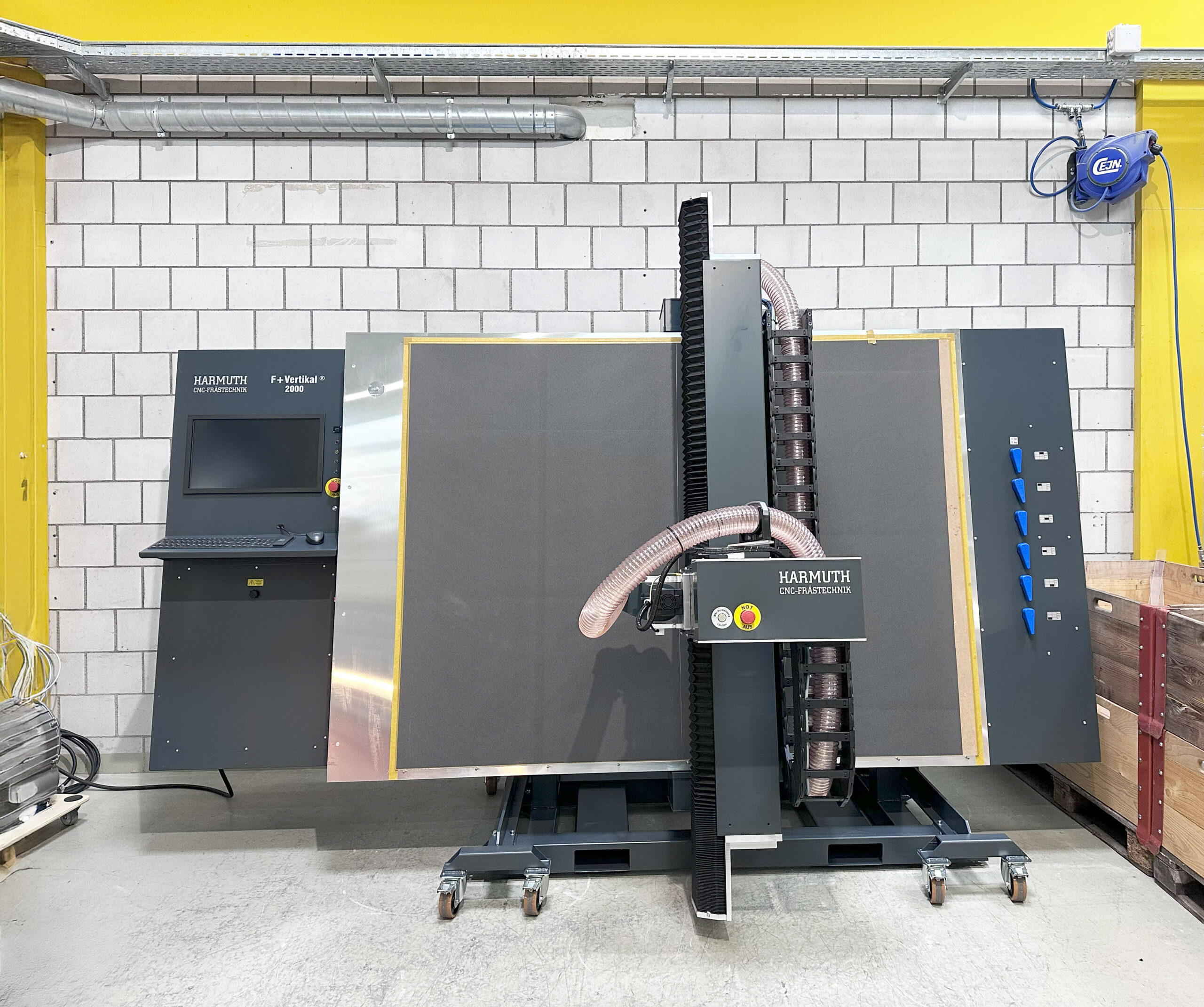 Egger Schaltanlagen AG_Harmut-machine-CNC